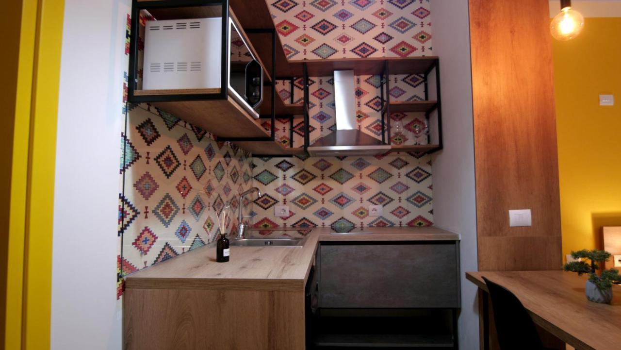 Koni'S Studio Apartments Тирана Екстер'єр фото