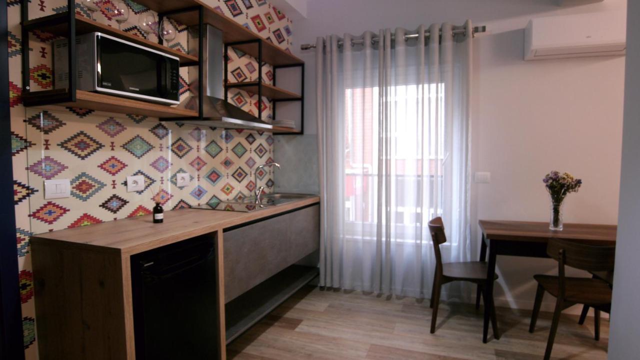 Koni'S Studio Apartments Тирана Екстер'єр фото