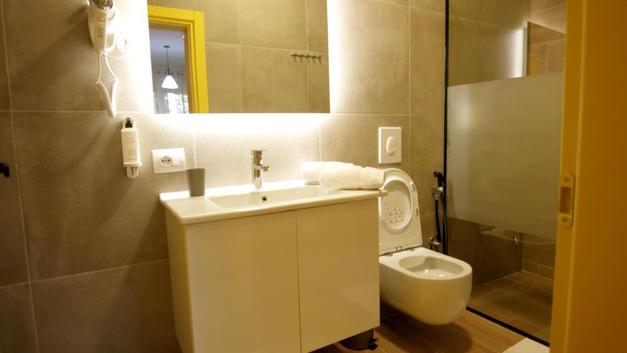 Koni'S Studio Apartments Тирана Екстер'єр фото