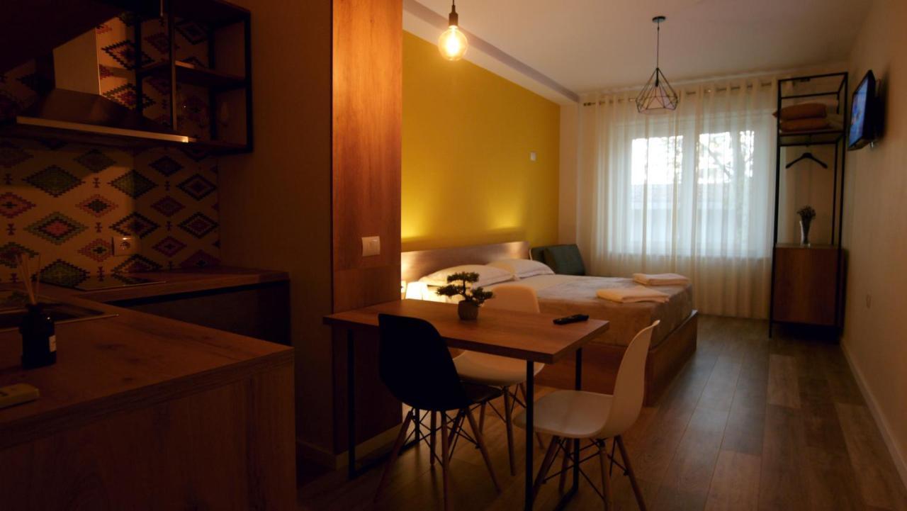 Koni'S Studio Apartments Тирана Екстер'єр фото